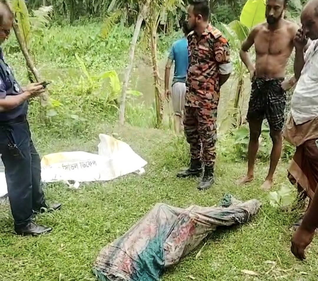 বরগুনার গৌরিচন্নায় খাল থেকে ব্যবসায়ীর মাথাবিহীন মরদেহ উদ্ধার।