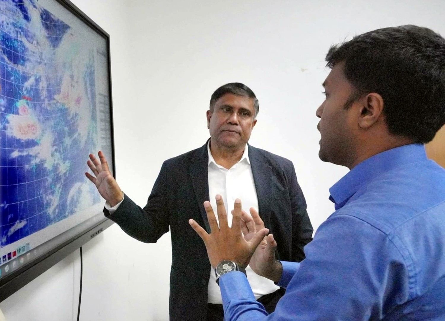 মাননীয় প্রধানমন্ত্রীর প্রতিরক্ষা উপদেষ্টার স্পারসো (SPARRSO) পরিদর্শন