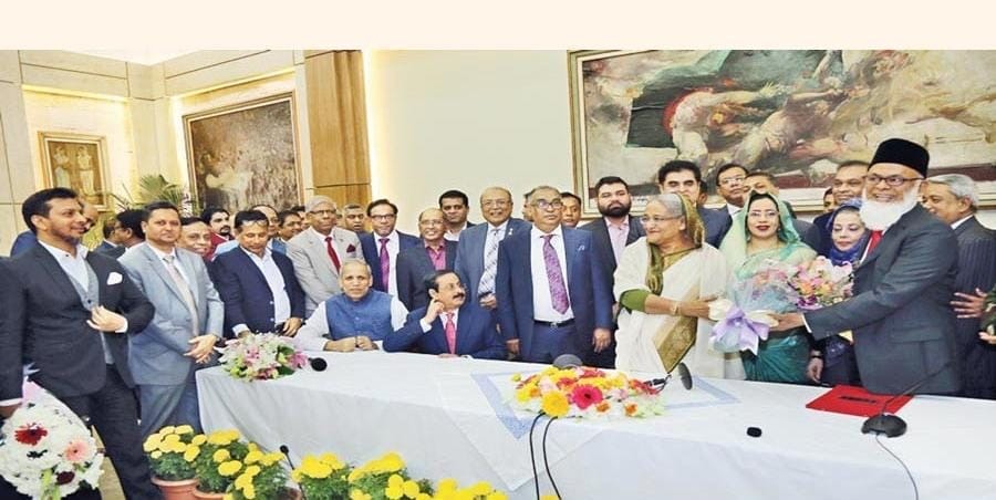 ৪১ ব্যাংকের ২৭৬ কোটি টাকা আত্মসাতের অভিযোগে হাসিনা-রেহানার বিরুদ্ধে মামলা