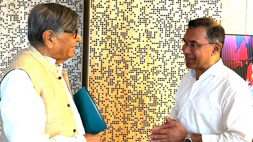 বর্ণাঢ্য অনুষ্ঠানের মধ্যদিয়ে জাতীয় প্রেস ক্লাবে বর্ষবরণ